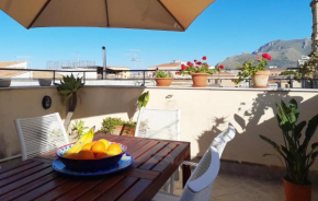 TERRACE WITH VIEW Attic in old town BallarHome, Palermo